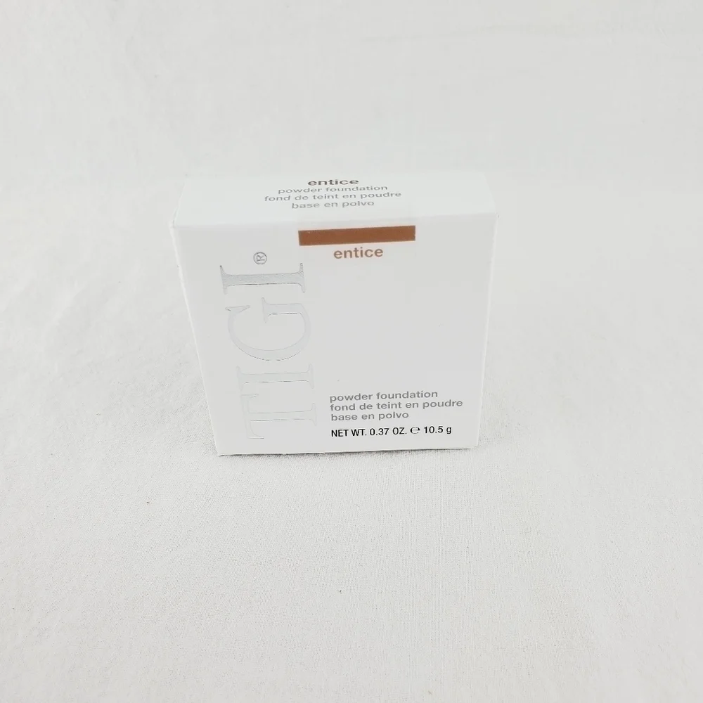 LAST ONE ❤️ TIGI Powder Foundation Shade Entice